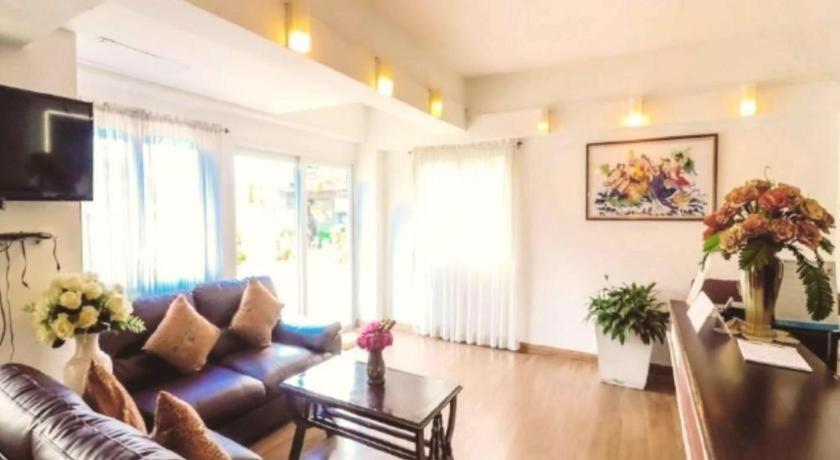 Hotel De Ratt Phuket Patong Exteriör bild