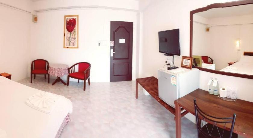 Hotel De Ratt Phuket Patong Exteriör bild