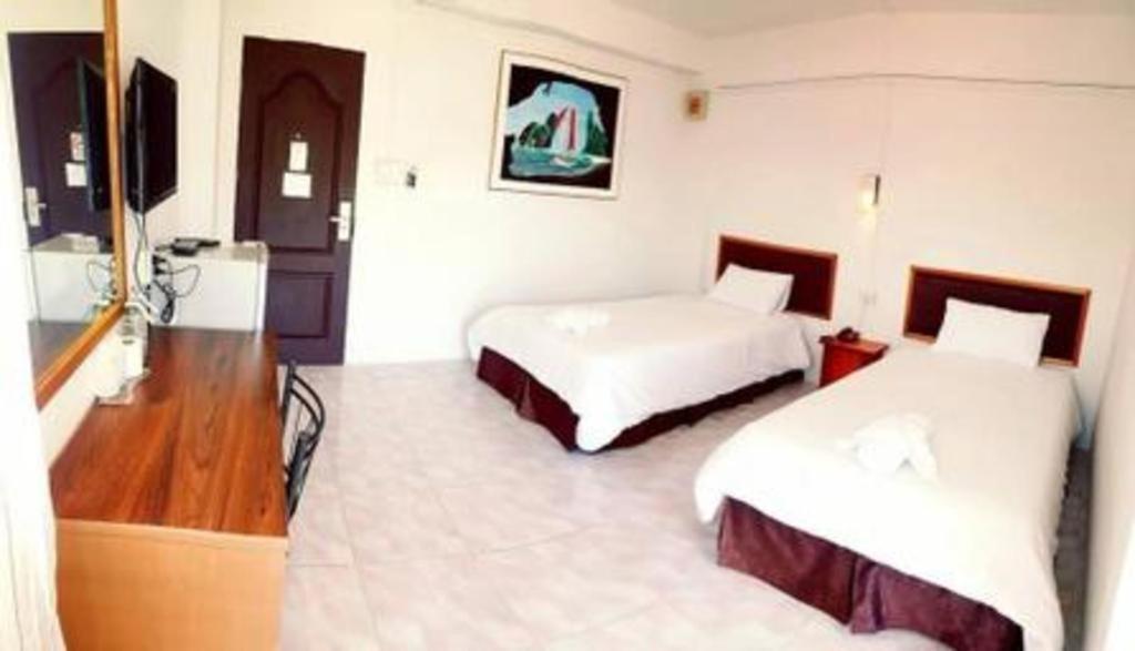Hotel De Ratt Phuket Patong Exteriör bild