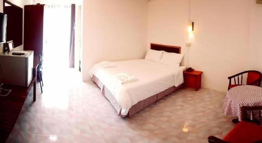 Hotel De Ratt Phuket Patong Exteriör bild