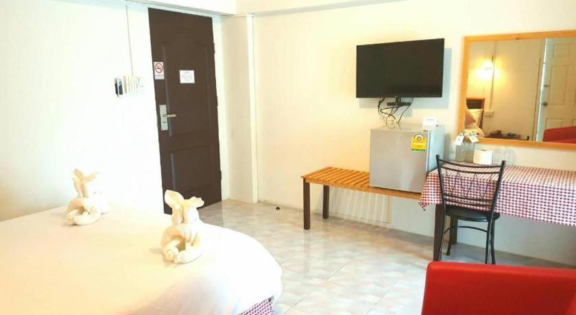 Hotel De Ratt Phuket Patong Exteriör bild