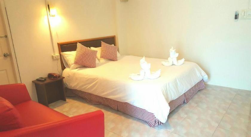 Hotel De Ratt Phuket Patong Exteriör bild