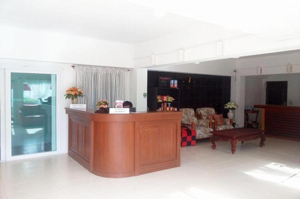 Hotel De Ratt Phuket Patong Exteriör bild